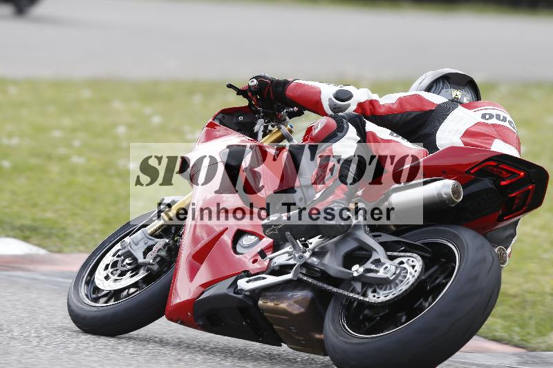 Archiv-2025/09 22.04.2025 Cornu Master School ADR/rot-rouge/27